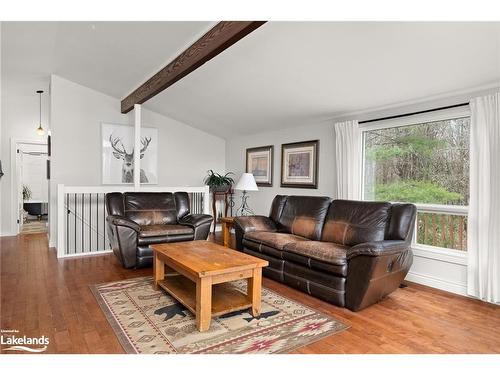445 Old Muskoka Road, Huntsville, ON - Indoor Photo Showing Living Room