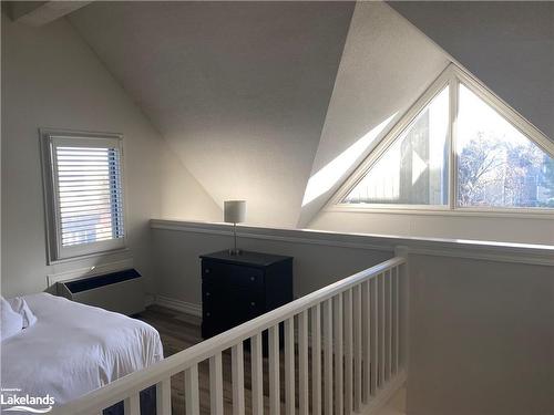 516-796468 Grey Road 19, The Blue Mountains, ON - Indoor Photo Showing Bedroom
