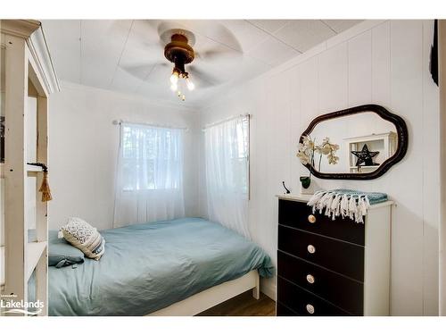 1384 Browning Island, Bracebridge, ON - Indoor Photo Showing Bedroom