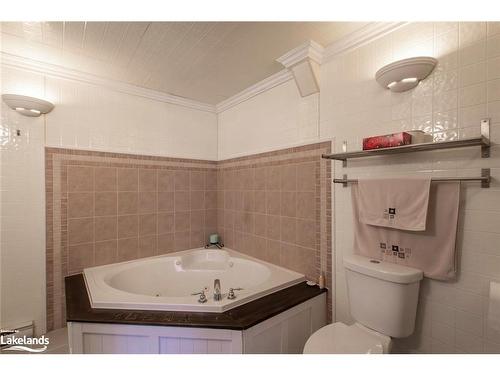 8-39 28Th Street S, Wasaga Beach, ON - Indoor Photo Showing Bathroom