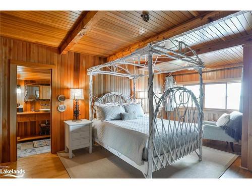0 M  (Mossy Rock) Island, Port Carling, ON - Indoor Photo Showing Bedroom