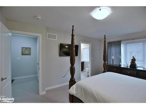 32 Gregory Avenue, Collingwood, ON - Indoor Photo Showing Bedroom