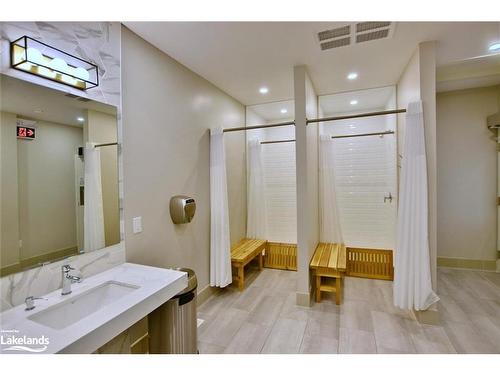 32 Gregory Avenue, Collingwood, ON - Indoor Photo Showing Bathroom