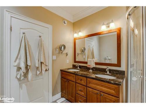 65 Mourning Dove Trail, Tiny, ON - Indoor Photo Showing Bathroom