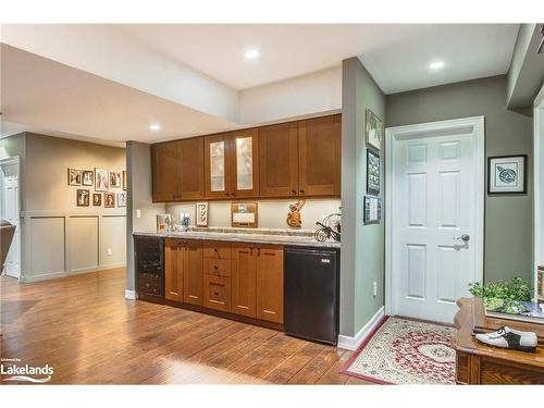 65 Mourning Dove Trail, Tiny, ON - Indoor Photo Showing Kitchen