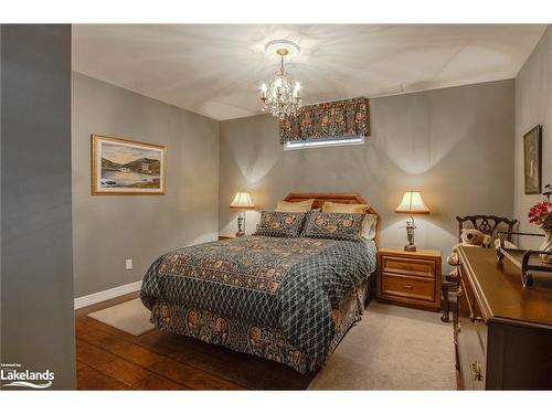 65 Mourning Dove Trail, Tiny, ON - Indoor Photo Showing Bedroom