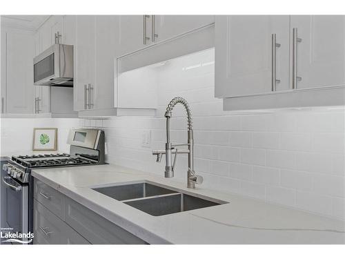 26 Silver Birch Avenue, Wasaga Beach, ON - Indoor Photo Showing Kitchen With Upgraded Kitchen