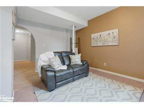26 Silver Birch Avenue, Wasaga Beach, ON - Indoor Photo Showing Other Room