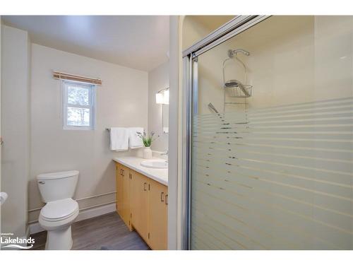 555 North Bay Lake Road, Emsdale, ON - Indoor Photo Showing Bathroom
