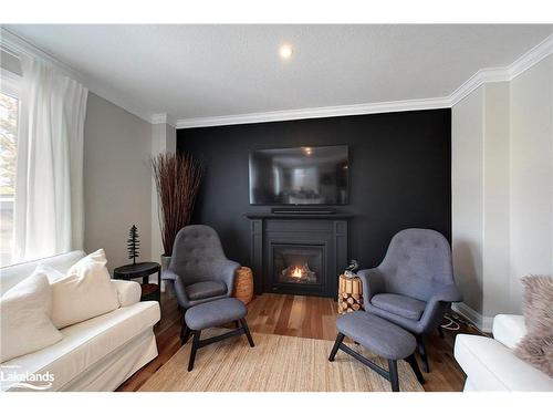 17 Gilpin Crescent, Collingwood, ON - Indoor Photo Showing Living Room With Fireplace