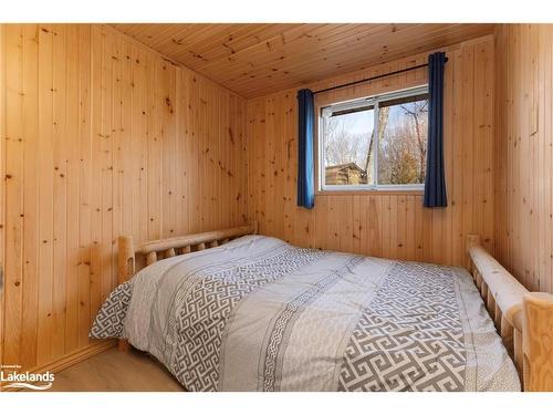 45 Deerfield Road, Mckellar, ON - Indoor Photo Showing Bedroom