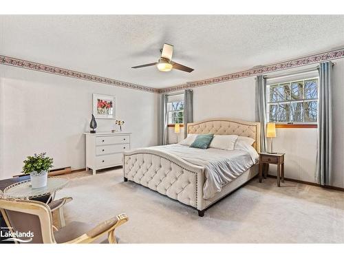 435 4Th Avenue W, Owen Sound, ON - Indoor Photo Showing Bedroom