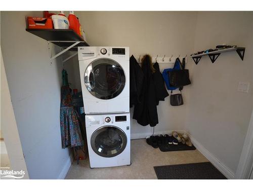 34 Marilyn Avenue N, Wasaga Beach, ON - Indoor Photo Showing Laundry Room