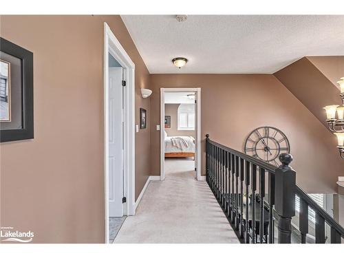 17 Trails End, Collingwood, ON - Indoor Photo Showing Other Room