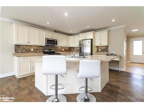 29 New York Avenue, Wasaga Beach, ON - Indoor Photo Showing Kitchen With Upgraded Kitchen