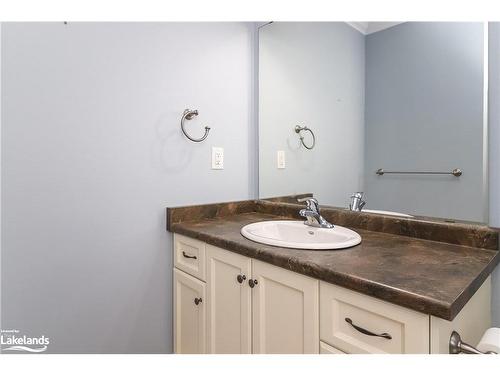 29 New York Avenue, Wasaga Beach, ON - Indoor Photo Showing Bathroom