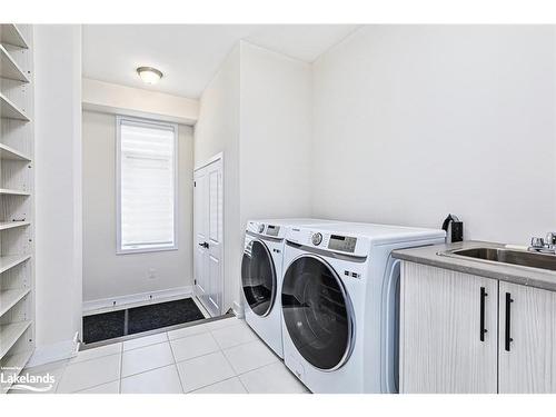 125 Stoneleigh Drive, The Blue Mountains, ON - Indoor Photo Showing Laundry Room