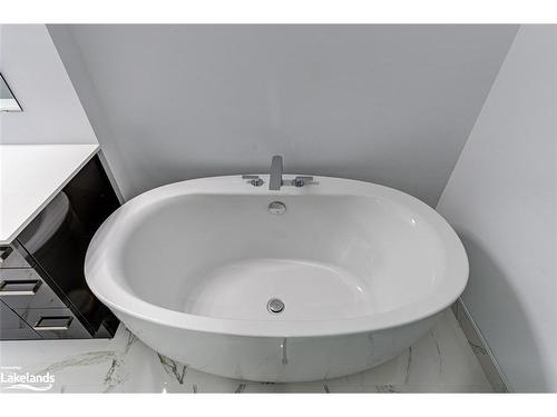 Ph611-1 Hume Street, Collingwood, ON - Indoor Photo Showing Bathroom