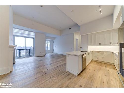 Ph611-1 Hume Street, Collingwood, ON - Indoor Photo Showing Kitchen