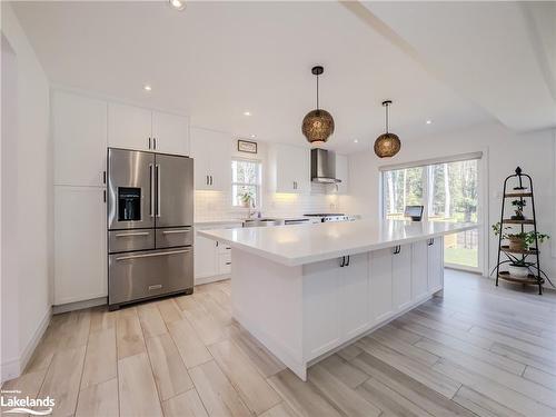 45 Quinn Forest Drive, Bracebridge, ON - Indoor Photo Showing Kitchen With Upgraded Kitchen