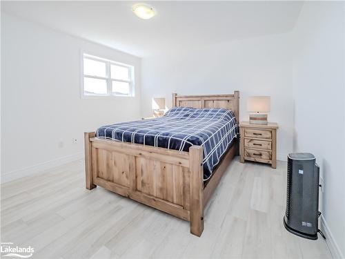 45 Quinn Forest Drive, Bracebridge, ON - Indoor Photo Showing Bedroom