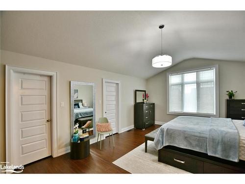 22 Portland Street, Collingwood, ON - Indoor Photo Showing Bedroom