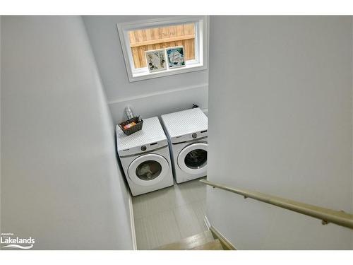 22 Portland Street, Collingwood, ON - Indoor Photo Showing Laundry Room
