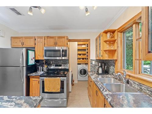 1033 Whites Road, Port Carling, ON - Indoor Photo Showing Kitchen With Double Sink