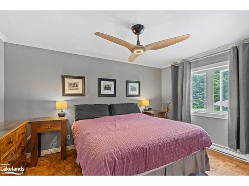 1033 Whites Road, Port Carling, ON - Indoor Photo Showing Bedroom