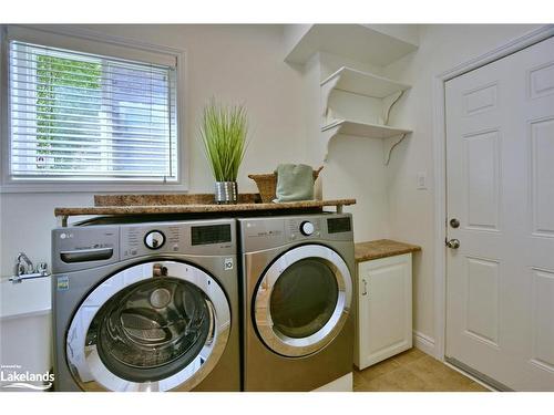 7 Hill Street, Collingwood, ON - Indoor Photo Showing Laundry Room