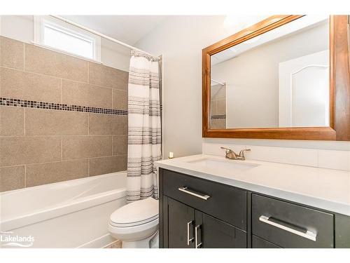 1 Vics Road, Midland, ON - Indoor Photo Showing Bathroom