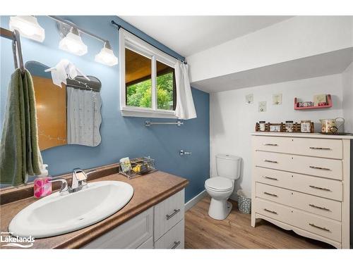 1129 Smith Lane, Haliburton, ON - Indoor Photo Showing Bathroom