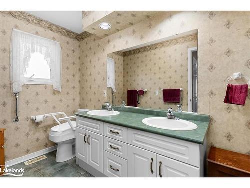 35 Springwood Crescent, Gravenhurst, ON - Indoor Photo Showing Bathroom