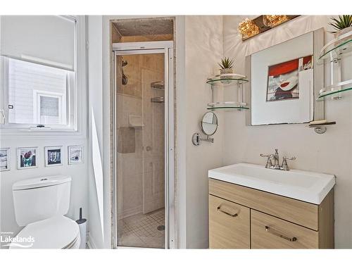 65 Oriole Crescent, Wasaga Beach, ON - Indoor Photo Showing Bathroom