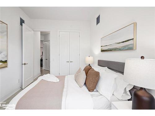 311-1 Hume Street, Collingwood, ON - Indoor Photo Showing Bedroom