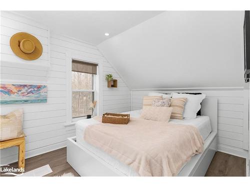 263 Denmark Street, Meaford, ON - Indoor Photo Showing Bedroom