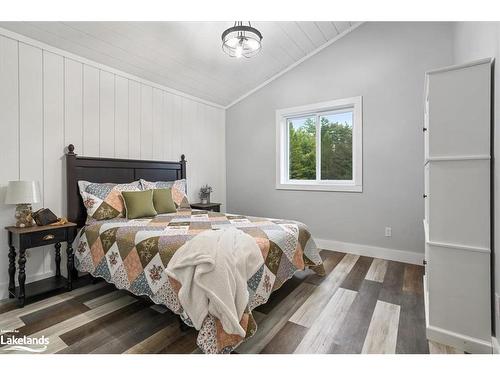 1030 All Seasons Court, Haliburton, ON - Indoor Photo Showing Bedroom