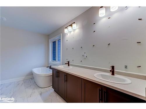 63 Federica Crescent, Wasaga Beach, ON - Indoor Photo Showing Bathroom
