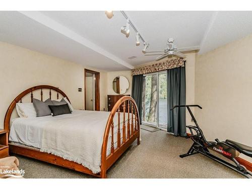 1075 Blue Lake Road, Huntsville, ON - Indoor Photo Showing Bedroom