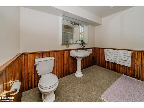 1075 Blue Lake Road, Huntsville, ON - Indoor Photo Showing Bathroom