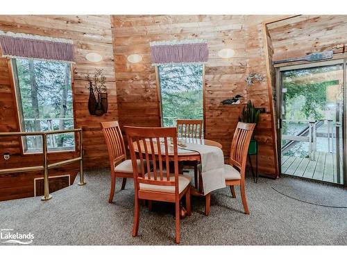1075 Blue Lake Road, Huntsville, ON - Indoor Photo Showing Dining Room