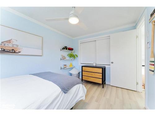 32 Maypark Drive, Bracebridge, ON - Indoor Photo Showing Bedroom