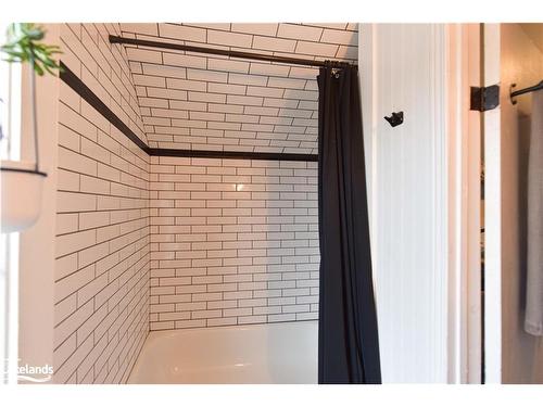 171 Atherley Road, Orillia, ON - Indoor Photo Showing Bathroom