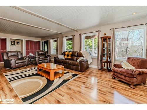 53 Todholm Drive, Port Carling, ON - Indoor Photo Showing Living Room