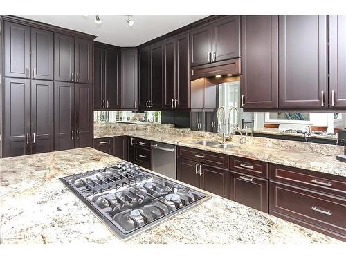 37 Walnut Drive, Wasaga Beach, ON - Indoor Photo Showing Kitchen With Double Sink