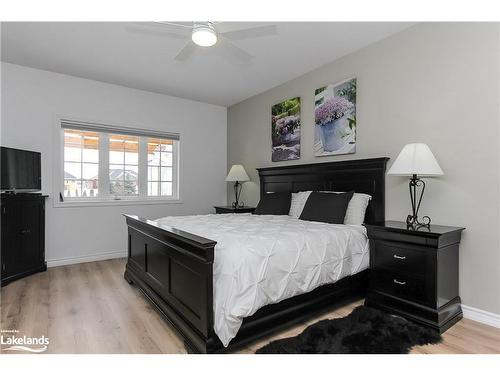 37 Walnut Drive, Wasaga Beach, ON - Indoor Photo Showing Bedroom