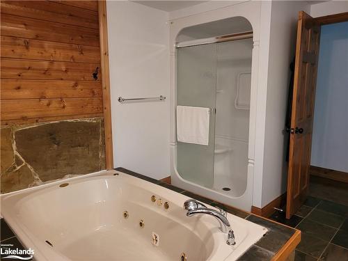 209886 26 Highway, The Blue Mountains, ON - Indoor Photo Showing Bathroom