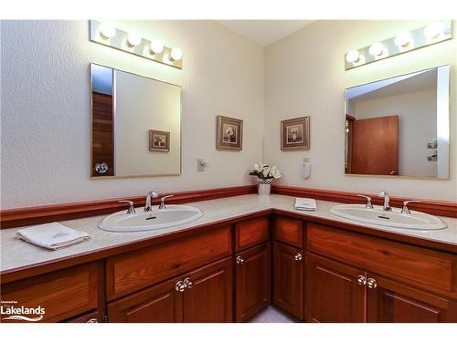 21 Bryan Drive, Collingwood, ON - Indoor Photo Showing Bathroom