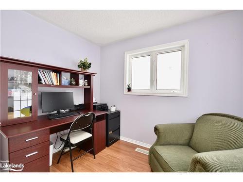 100 George Street, Tay, ON - Indoor Photo Showing Office