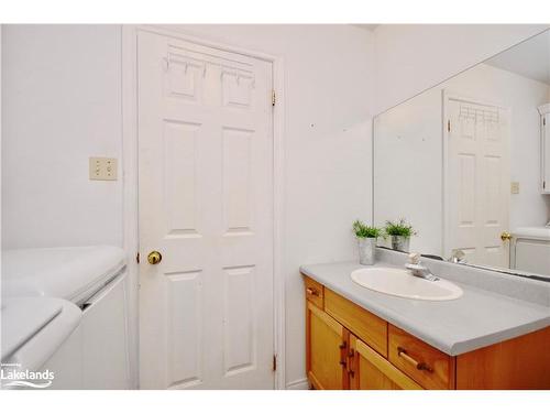 100 George Street, Tay, ON - Indoor Photo Showing Bathroom